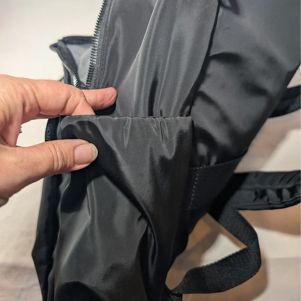 GOAT USA Black Backpack Laptop Sleeve Luggage Strap GU-2015 NWT